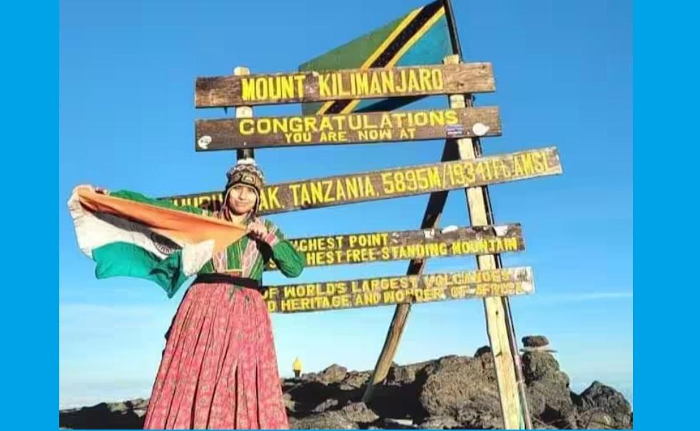 Anjali Sharma conquer Mount Kilimanjaro in Africa, wearing Luanchari_50.1