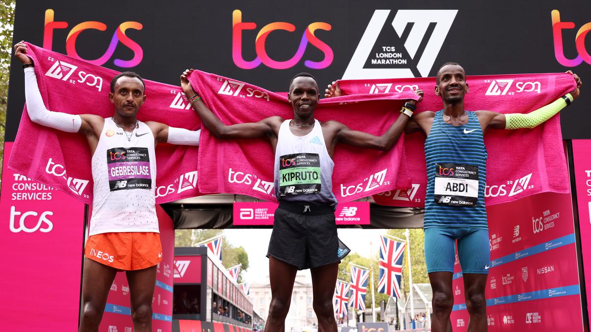 Kenya's Kiptum Wins London Marathon in 2nd Fastest Time_40.1