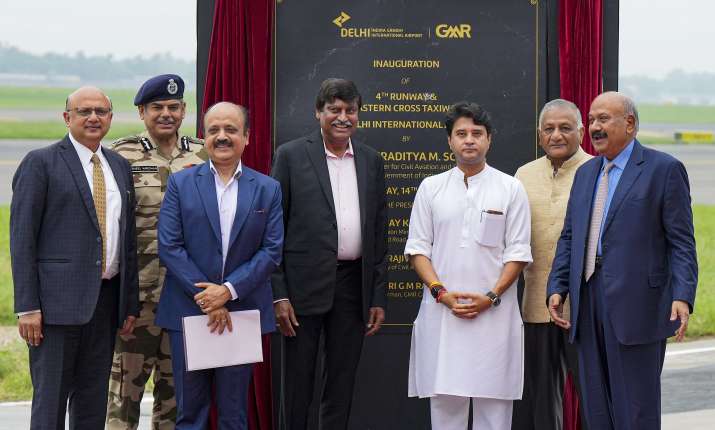 Delhi's IGIA Becomes 1st Airport In India With Four Runways & An Elevated Cross Taxiway_50.1