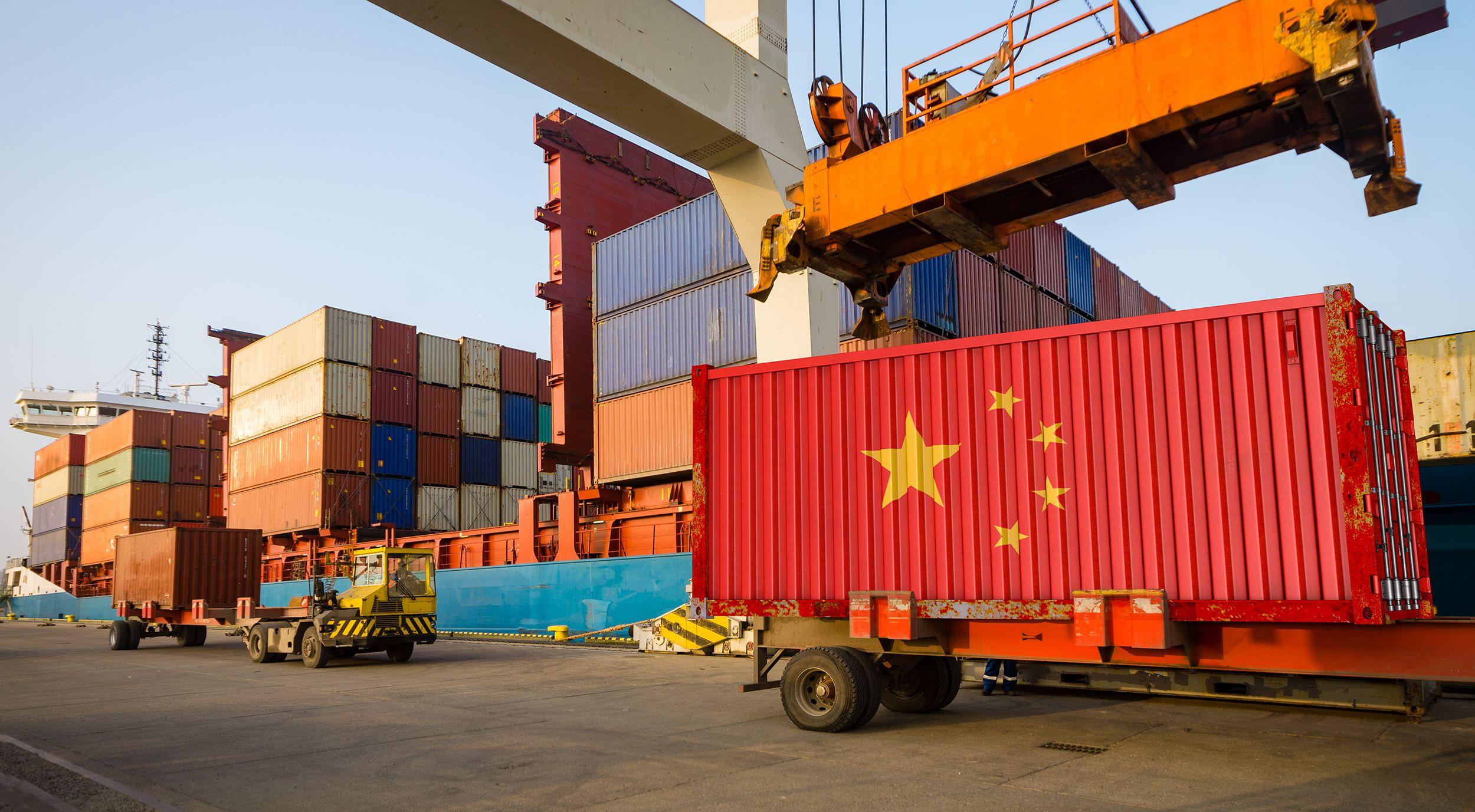 China's July Exports Experience Double-Digit Plunge, Adding Pressure to Bolster Ailing Economy_50.1