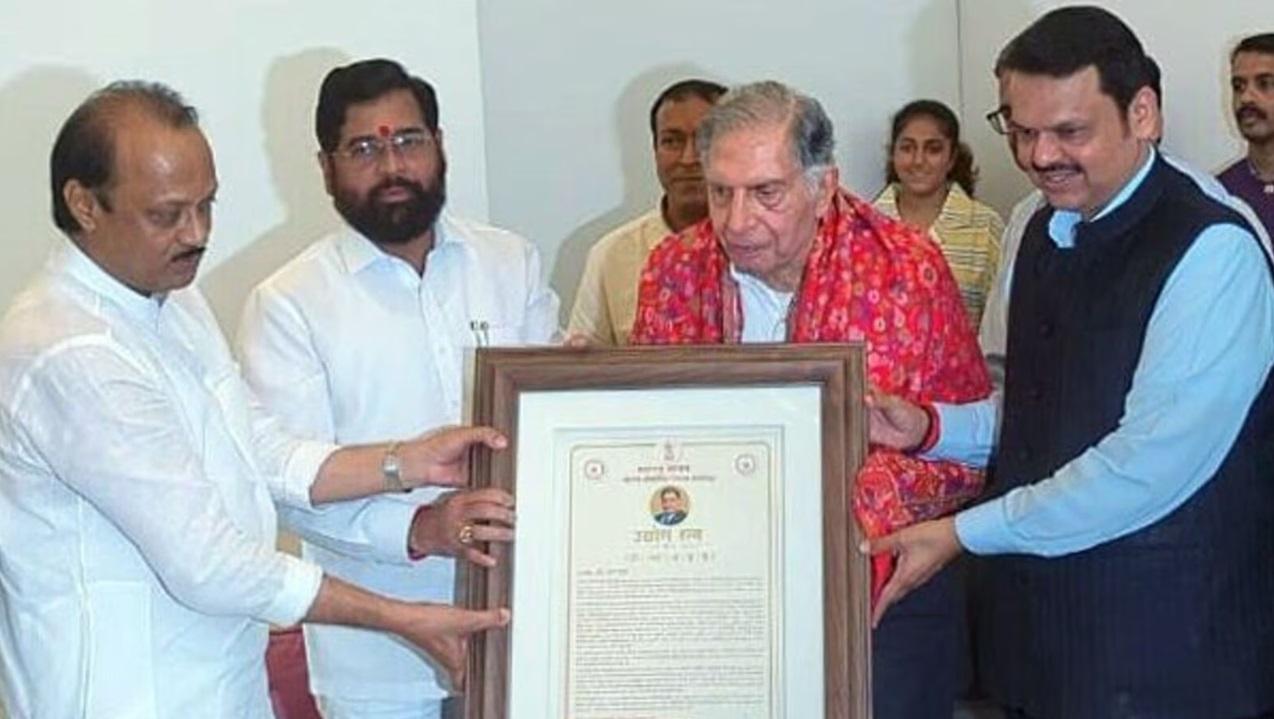 Ratan Tata conferred with Maharashtra govt.'s 'Udyog Ratna' award_50.1