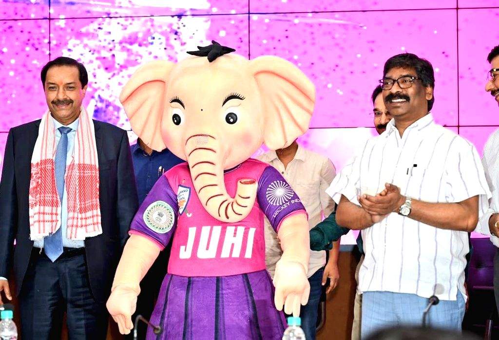 CM Hemant Soren Unveils 'Juhi' Mascot for Women's Asian Champions Trophy 2023_80.1