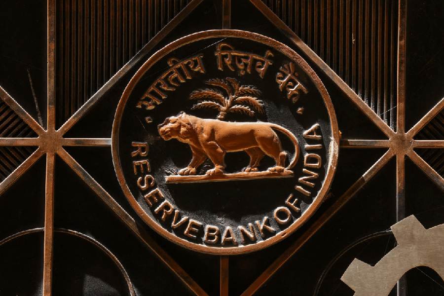 RBI Fines ICICI Bank And Kotak Mahindra Bank For Regulatory Violations