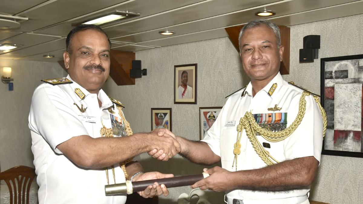 Rear Admiral Rajesh Dhankhar Assumes Command Of The Eastern Fleet_80.1