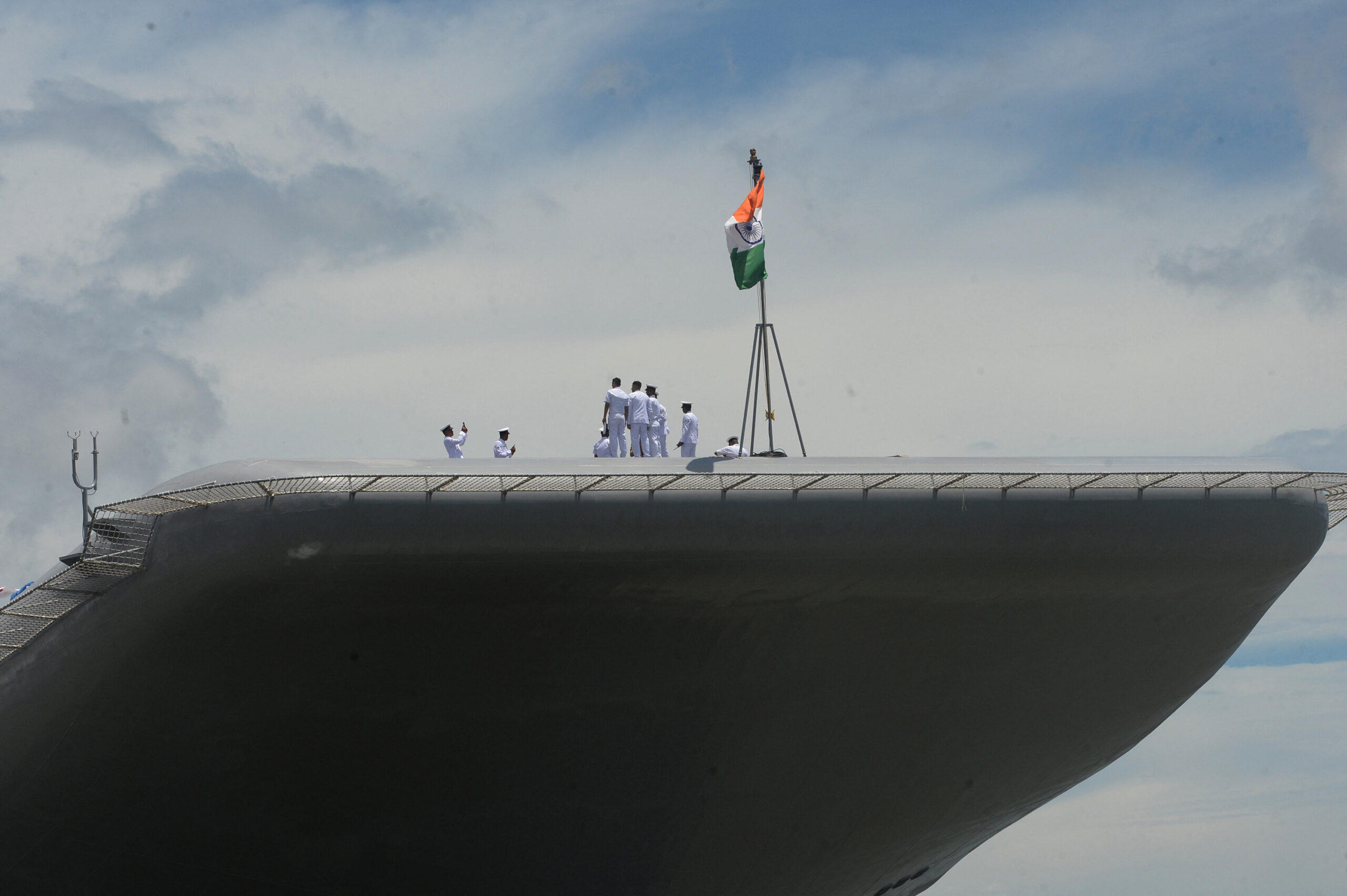 India Bolsters Naval Strength with $5 Billion Aircraft Carrier to Counter China_30.1