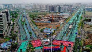 सूरत ने योग दिवस पर सबसे बड़ी सभा का गिनीज वर्ल्ड रिकॉर्ड बनाया