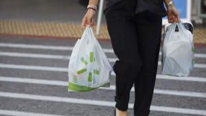 New Zealand becomes first country to ban plastic produce bags