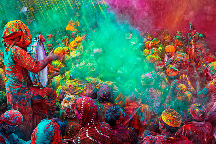 Essay on Holi in English and Hindi (1500 words)_50.1