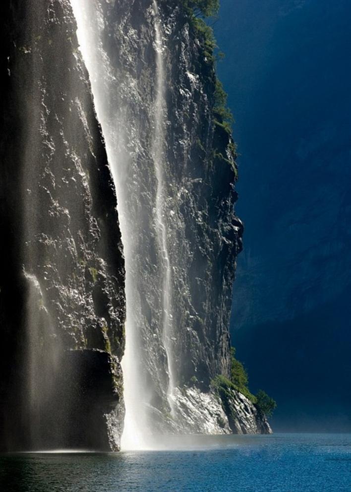 Highest waterfall in India: Kunchikal Falls