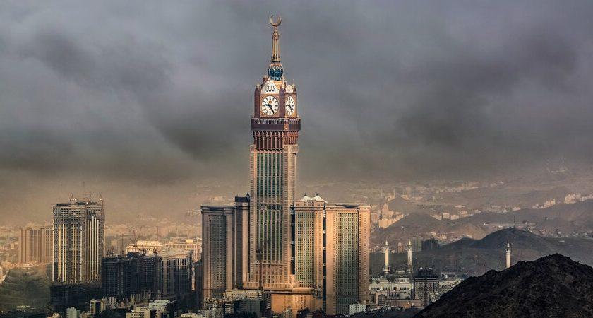 Abraj Al Bait Tower: Massive Skyscraper Near Masjid Al Haram